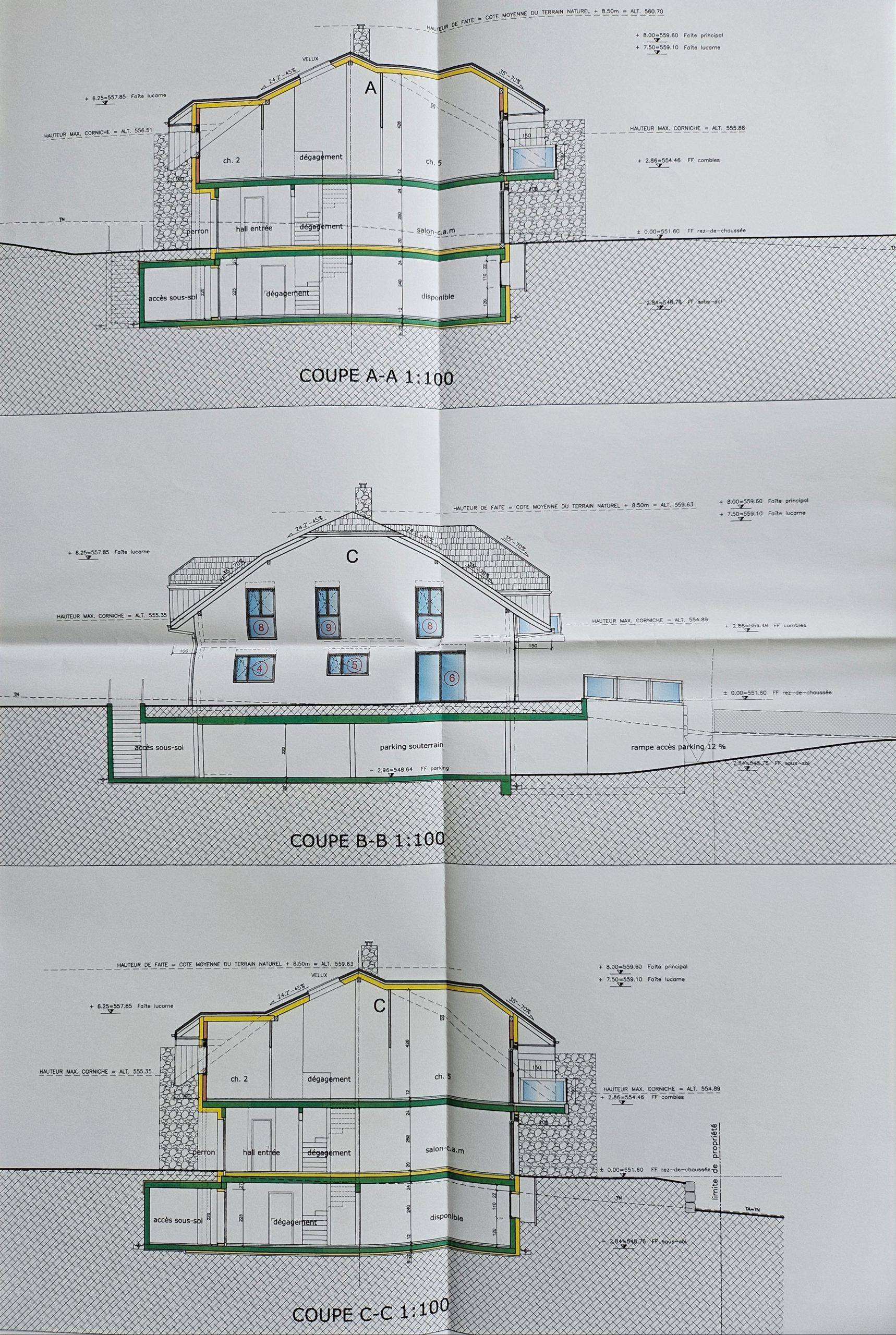 Architektonischer Schnitt mit mehreren Gebäudeeinblicken