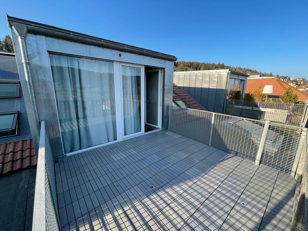 Dachterrasse mit Schiebetür