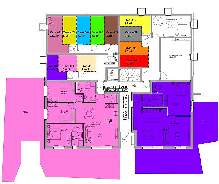 Grundriss einer Immobilie mit Keller- und Gartenbereichen