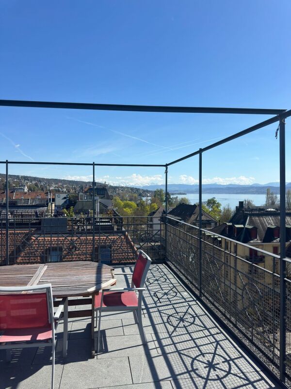 Dachterrasse mit Seeblick