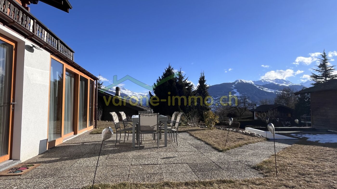 Terrasse mit Bergblick