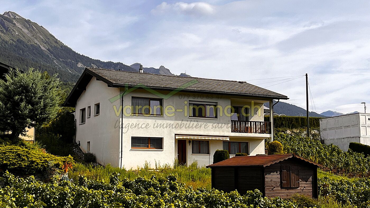 Alpenhaus mit Garten