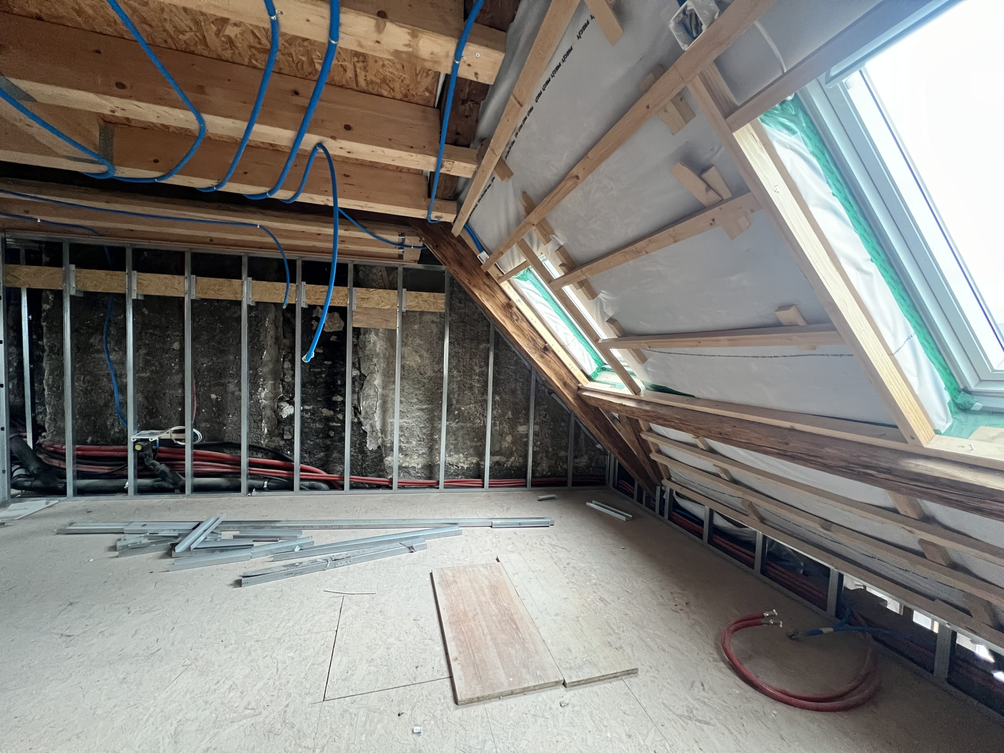 Unausgebauter Dachraum im Rohbau