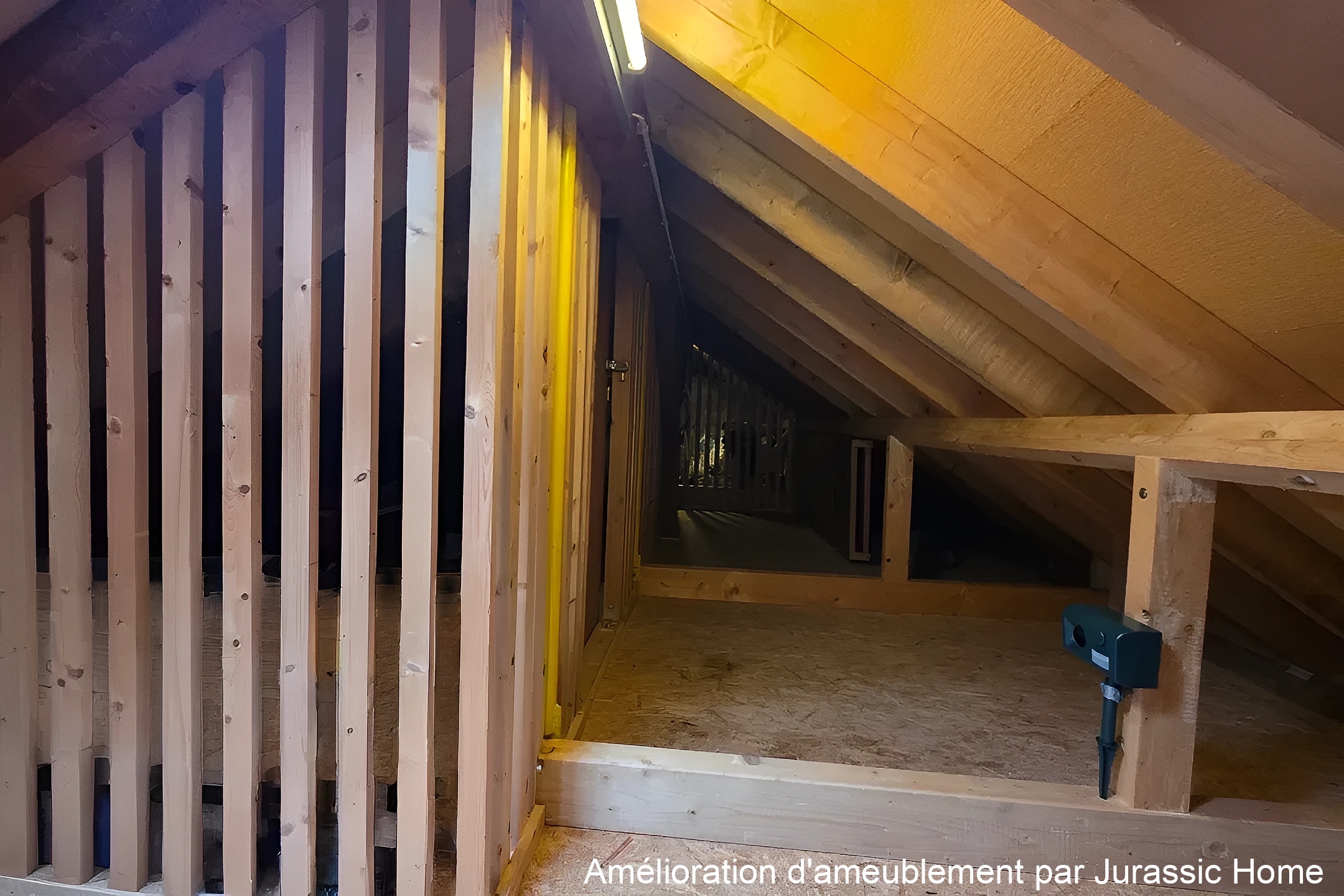 Dachboden mit Holzständerwerk