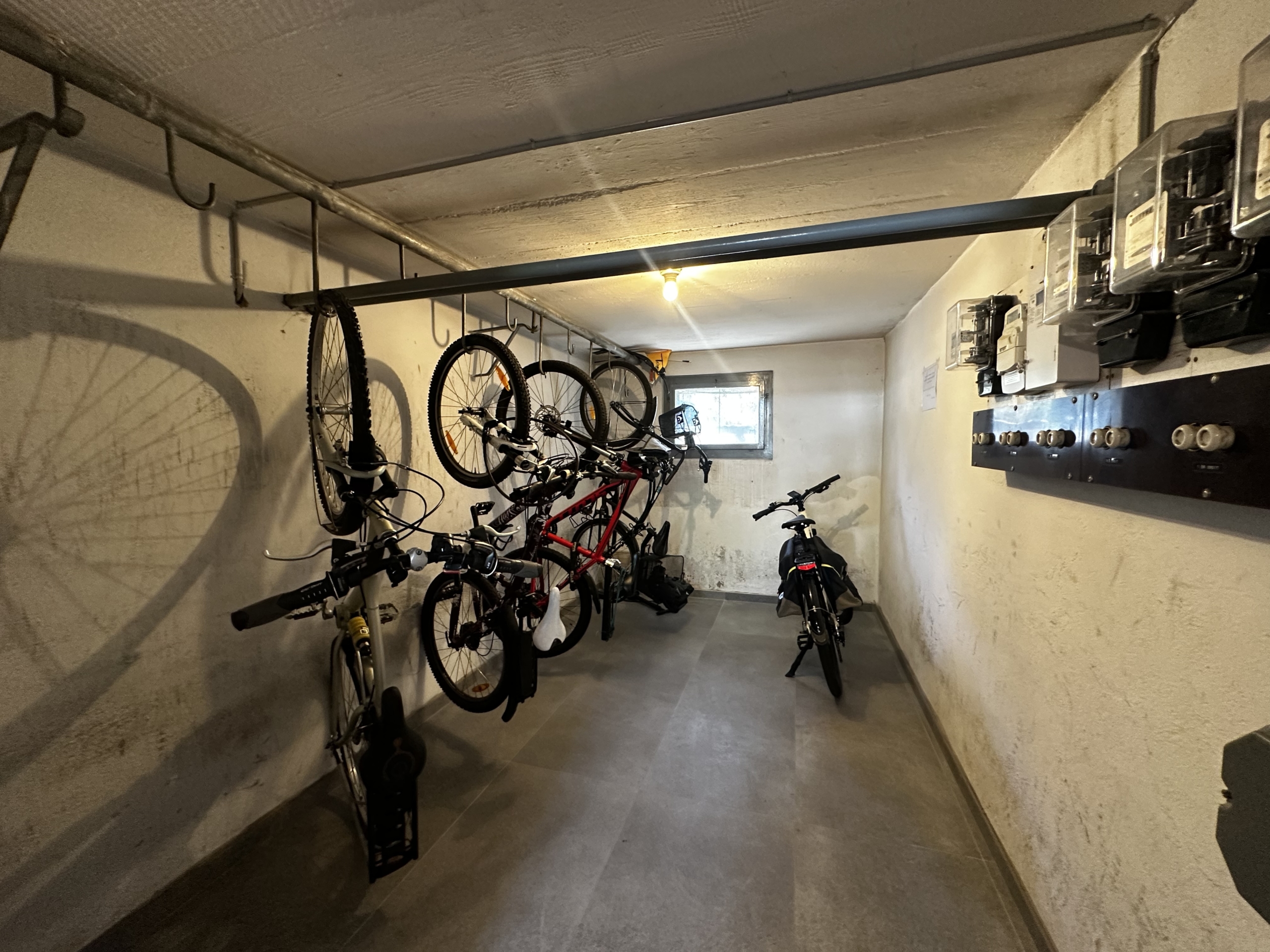 Fahrradkeller mit Hausanschlüssen