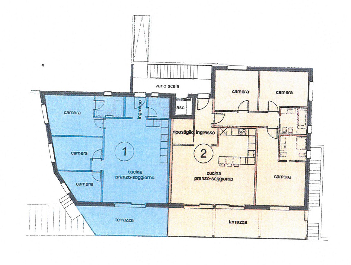 Grundriss mit zwei Wohneinheiten und Terrassen