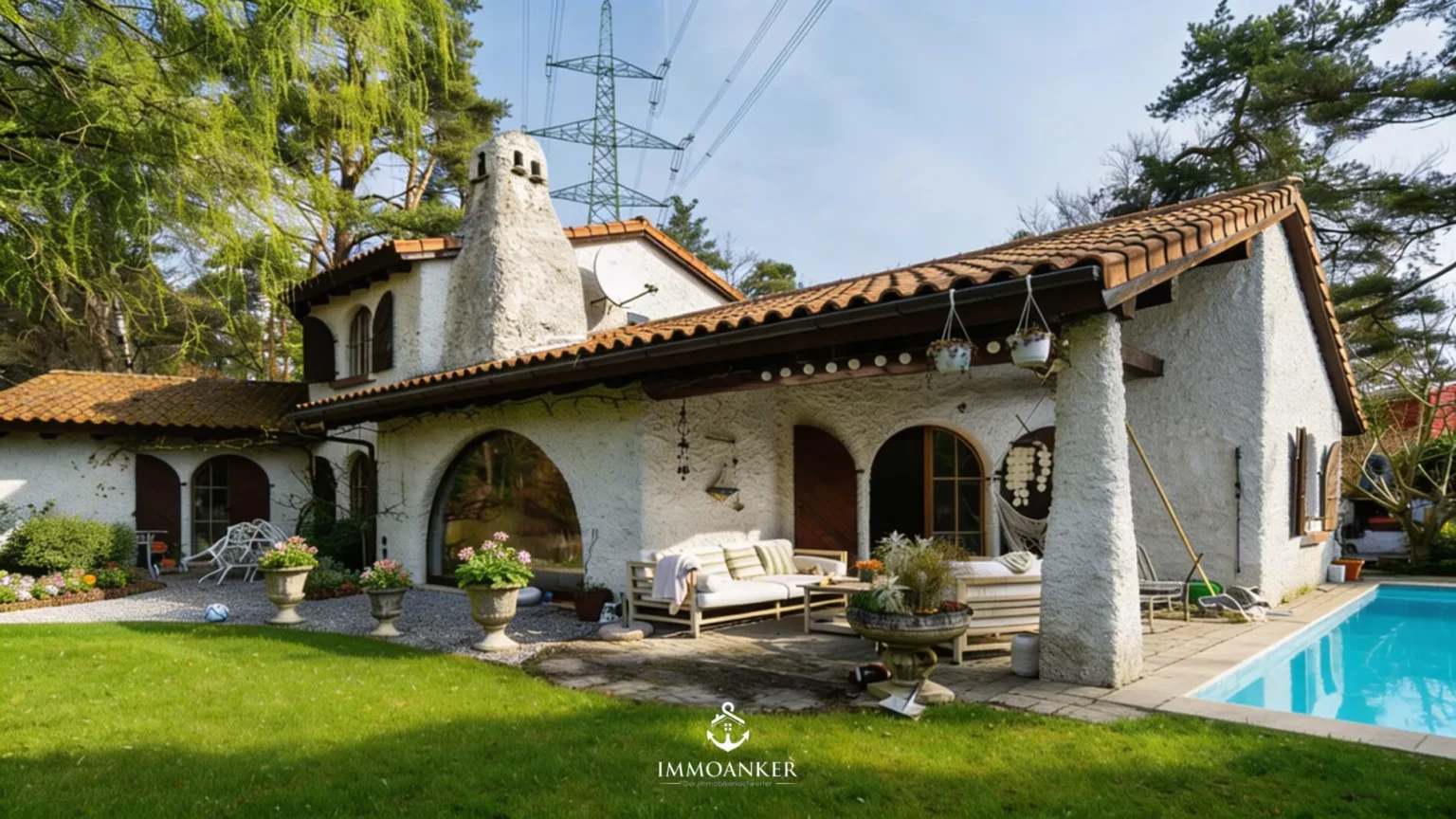 Mediterranes Einfamilienhaus mit Pool und Terrasse