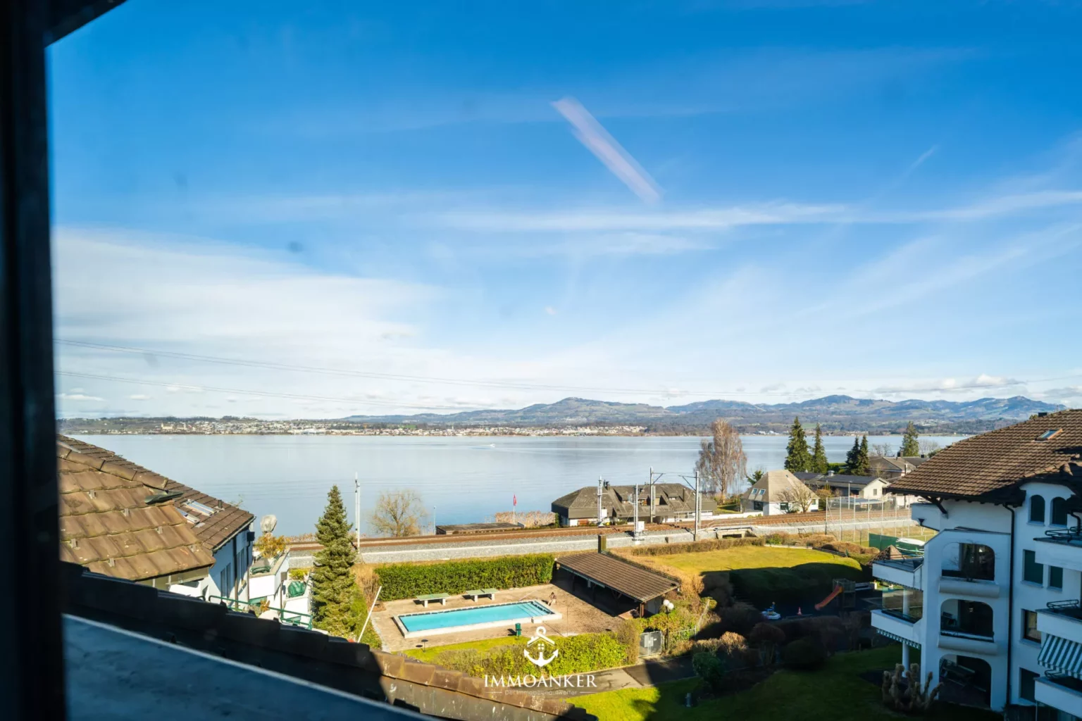 Seeblick mit Außenanlage