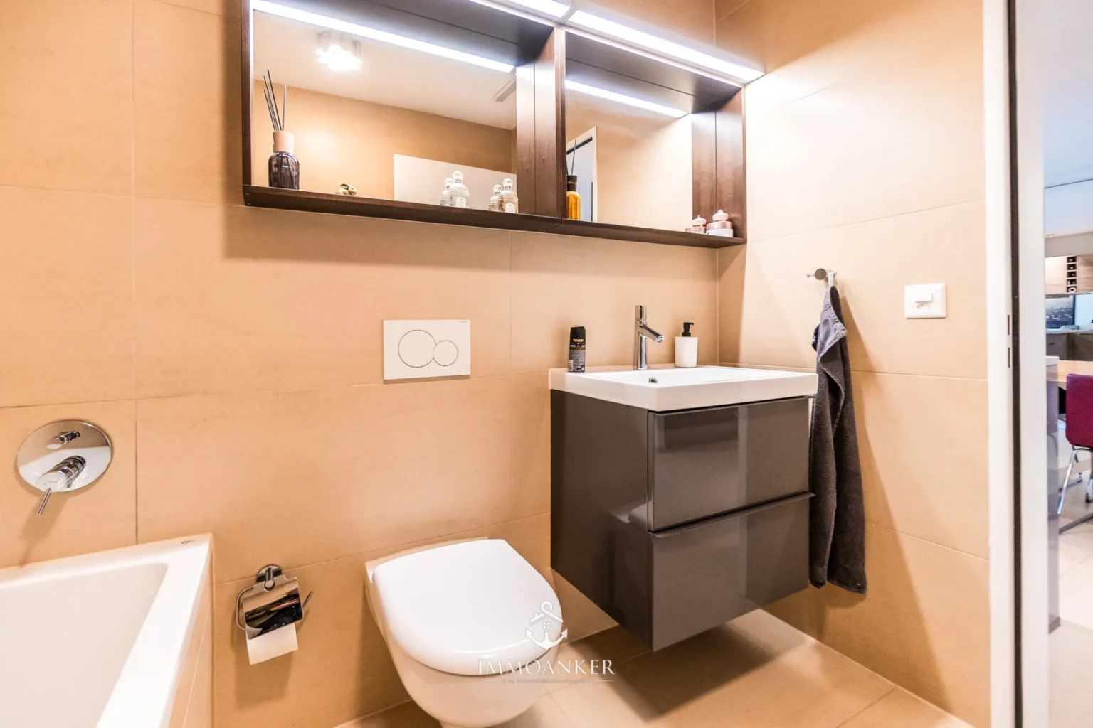 Modernes Gäste-WC mit integriertem Waschtisch