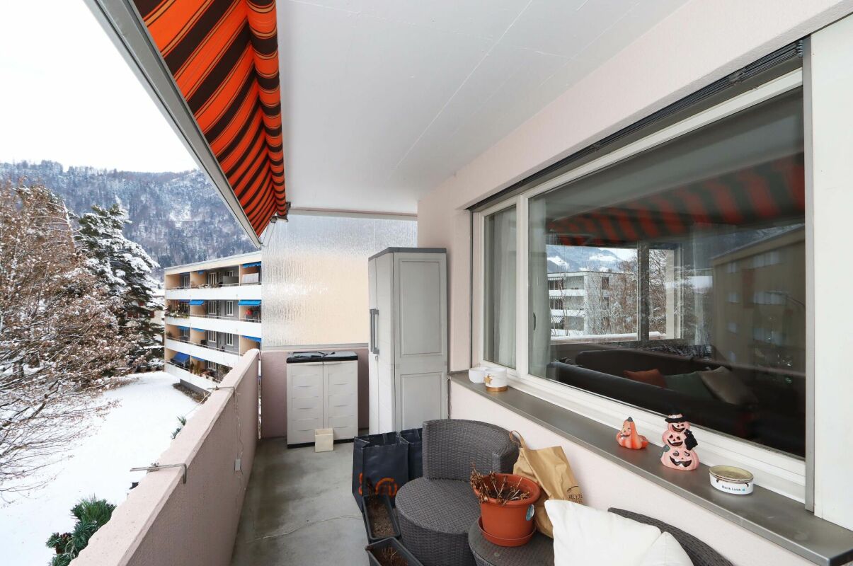 Balkon mit Bergblick