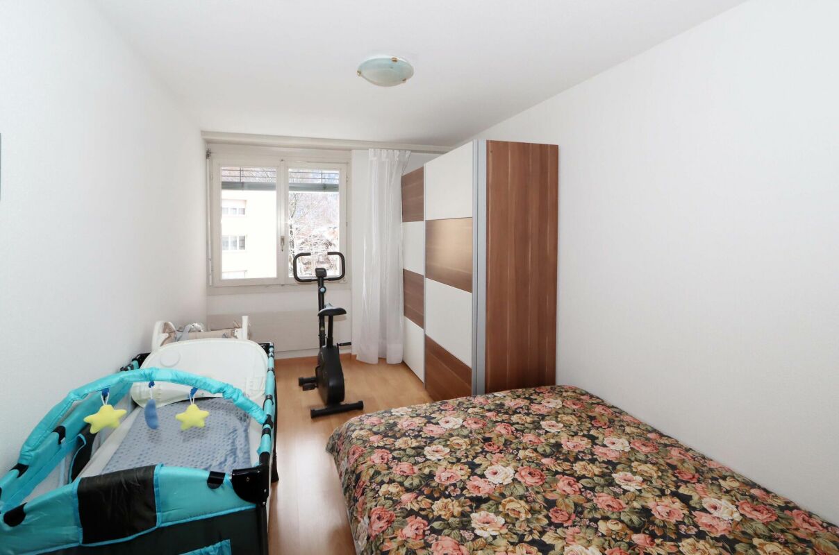 Kleines Schlafzimmer mit Möbeln