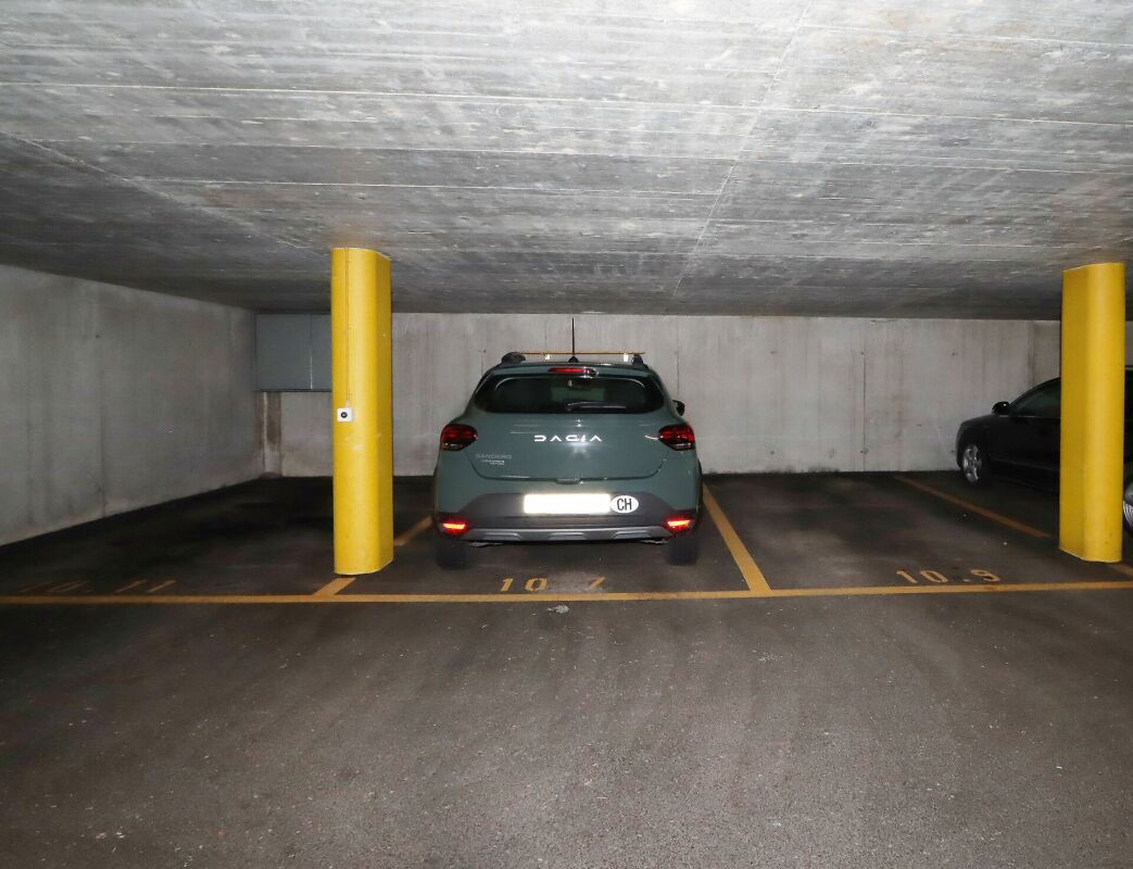 Tiefgarage mit Stellplätzen