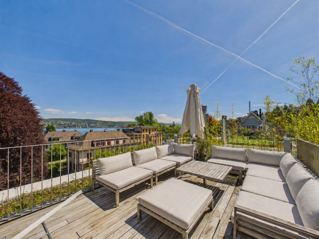 Dachterrasse mit Seeblick