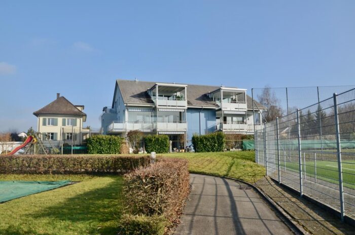Wohnanlage mit Garten und Sportbereich