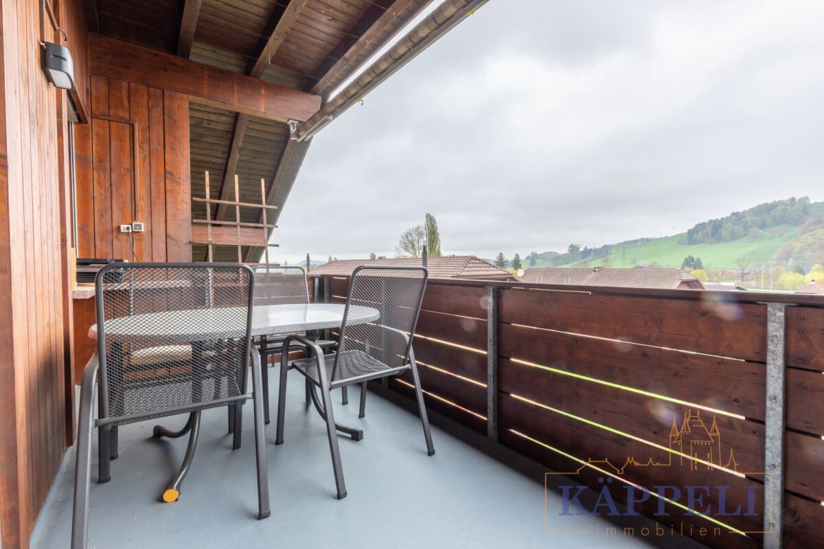 Überdachter Balkon mit Talblick