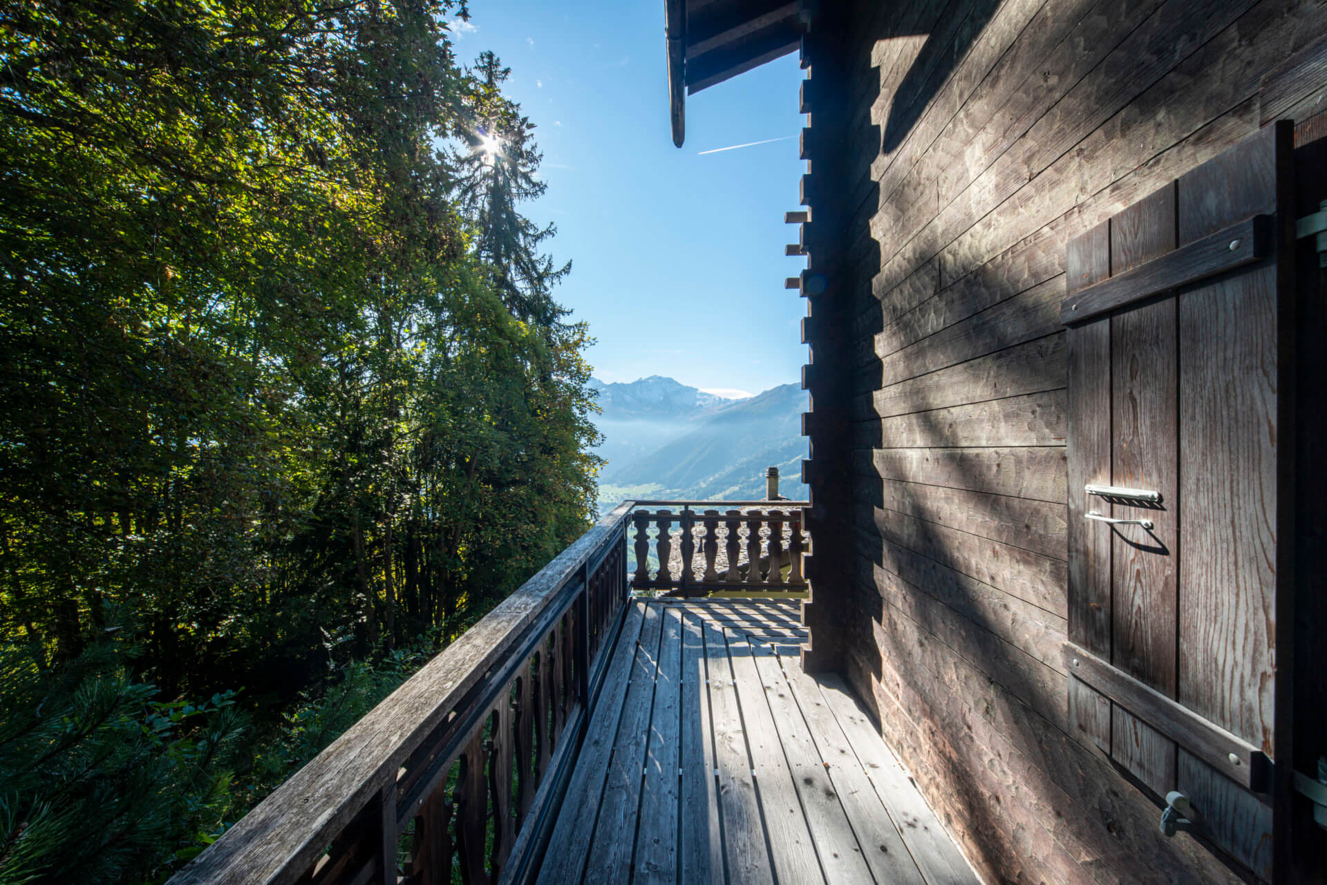 Balkon mit Bergblick