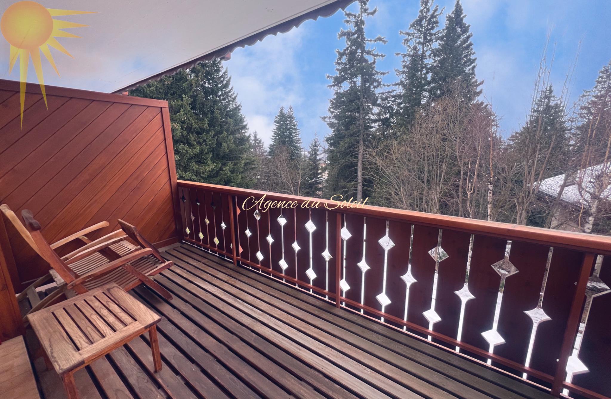 Balkon mit Bergblick