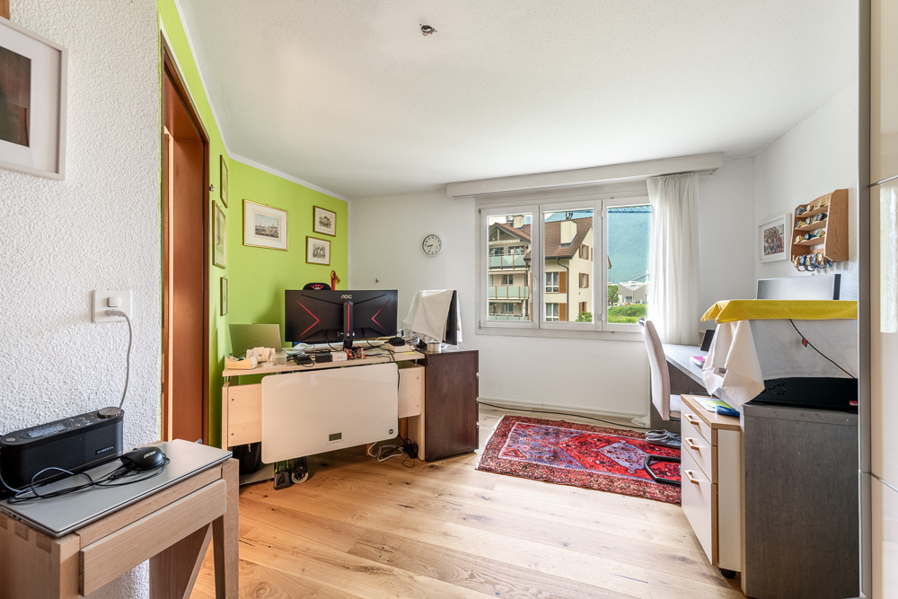 Arbeitszimmer mit Fensterblick