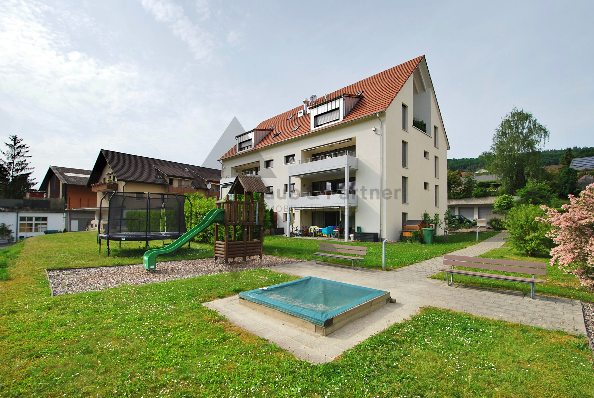 Wohnhaus mit Gemeinschaftsgarten