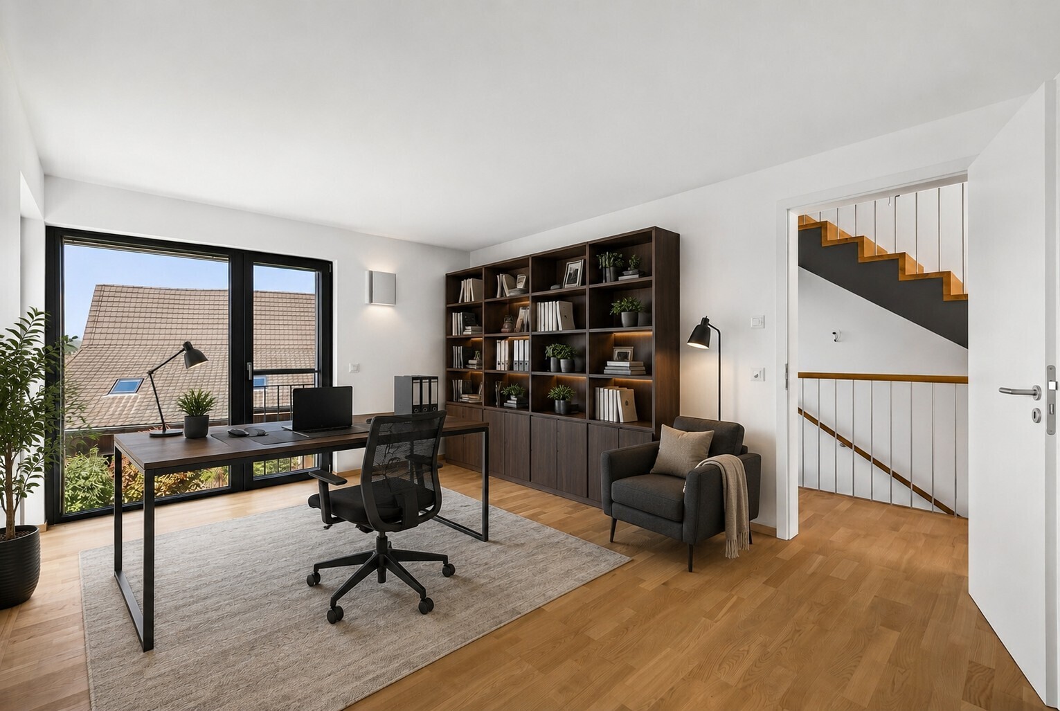 Arbeitszimmer mit Dachfensterblick