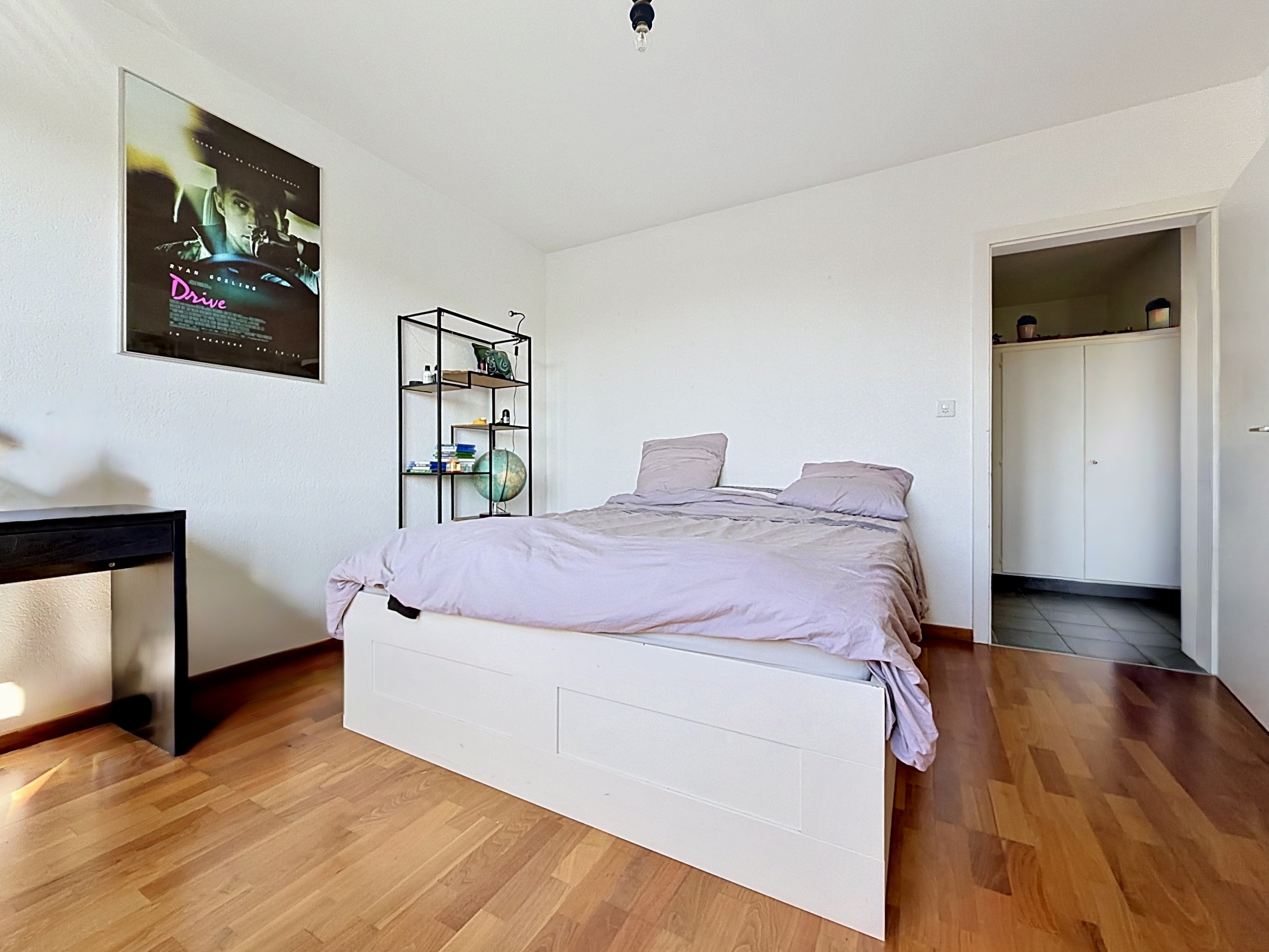 Schlafzimmer mit Doppelbett