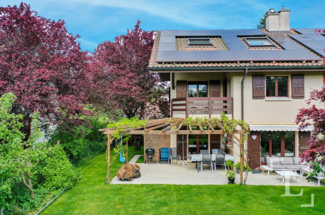 Haus mit Garten und Terrasse