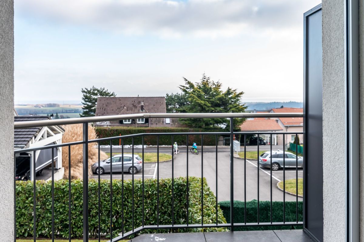 Balkonblick auf Wohnumfeld