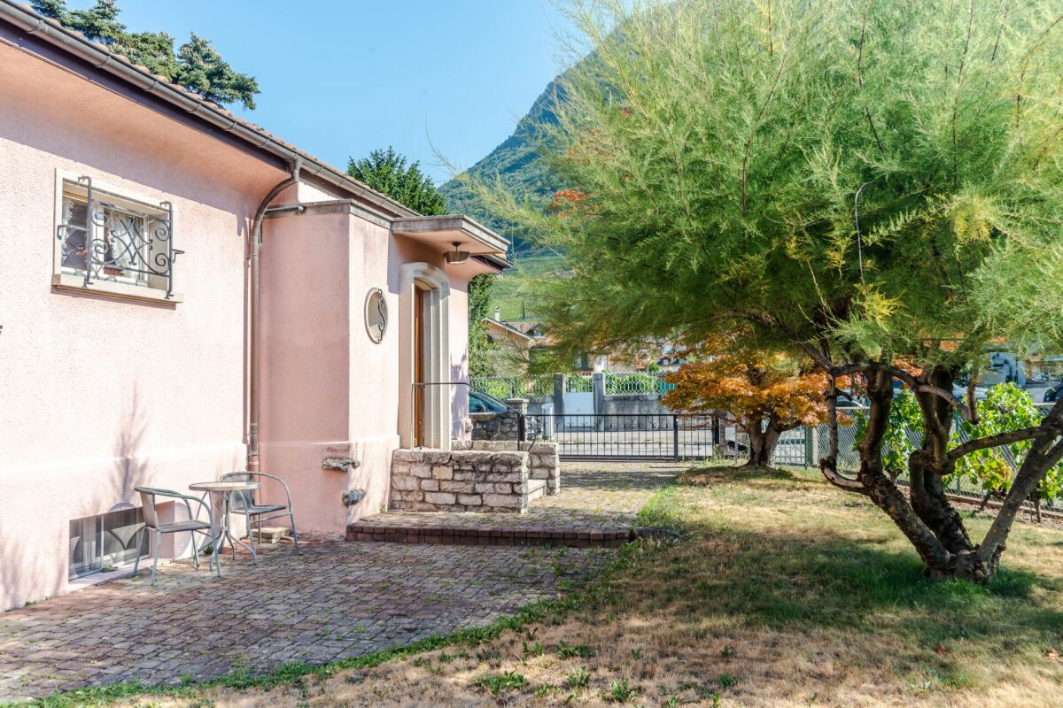 Haus mit Garten und Terrasse