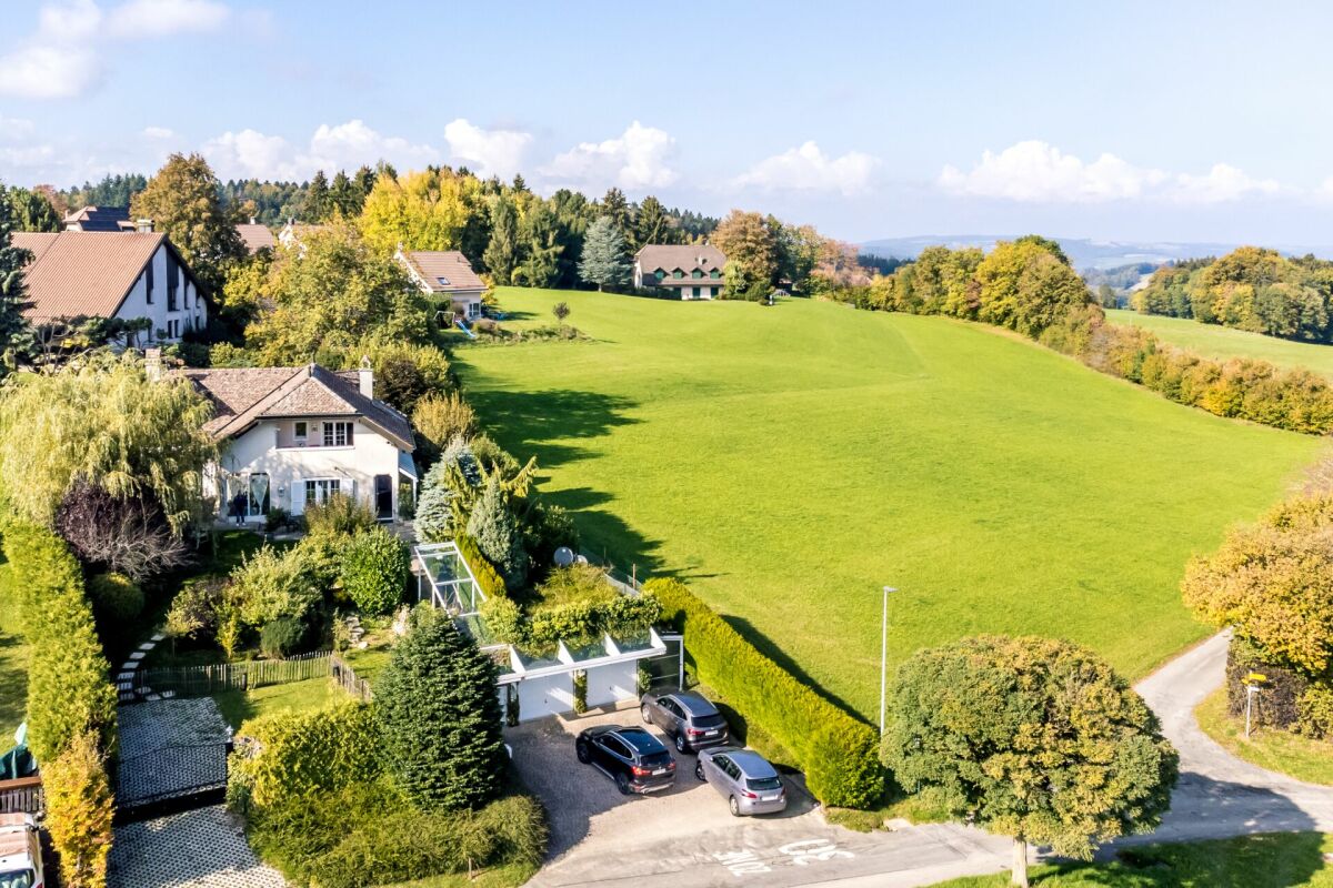 Ländliches Anwesen mit großem Grünblick