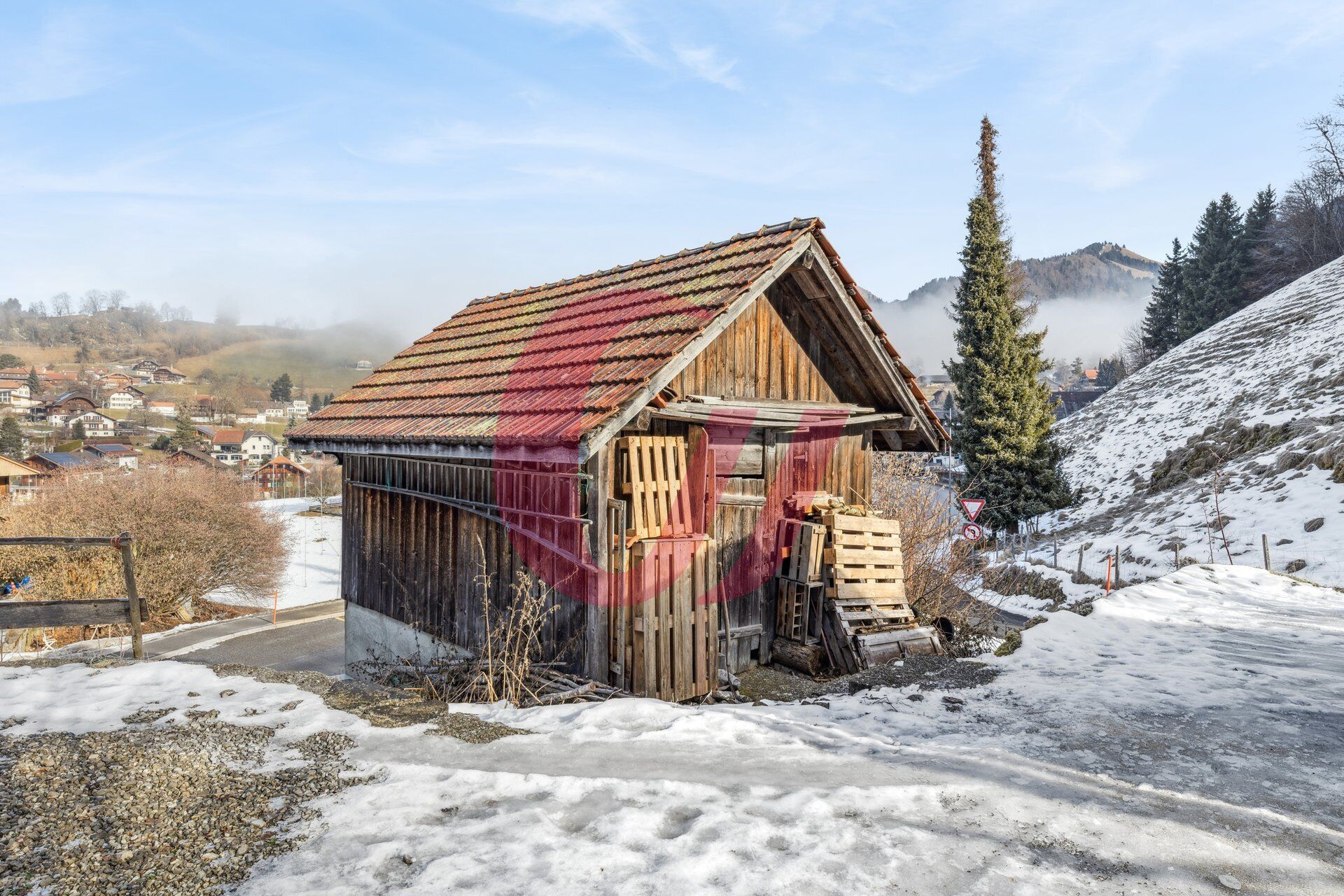 Almhütte im Schnee