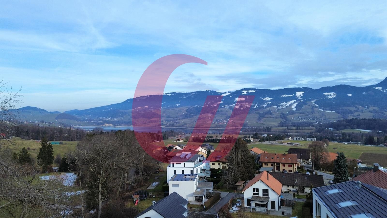 Aussicht auf Tal und Berge