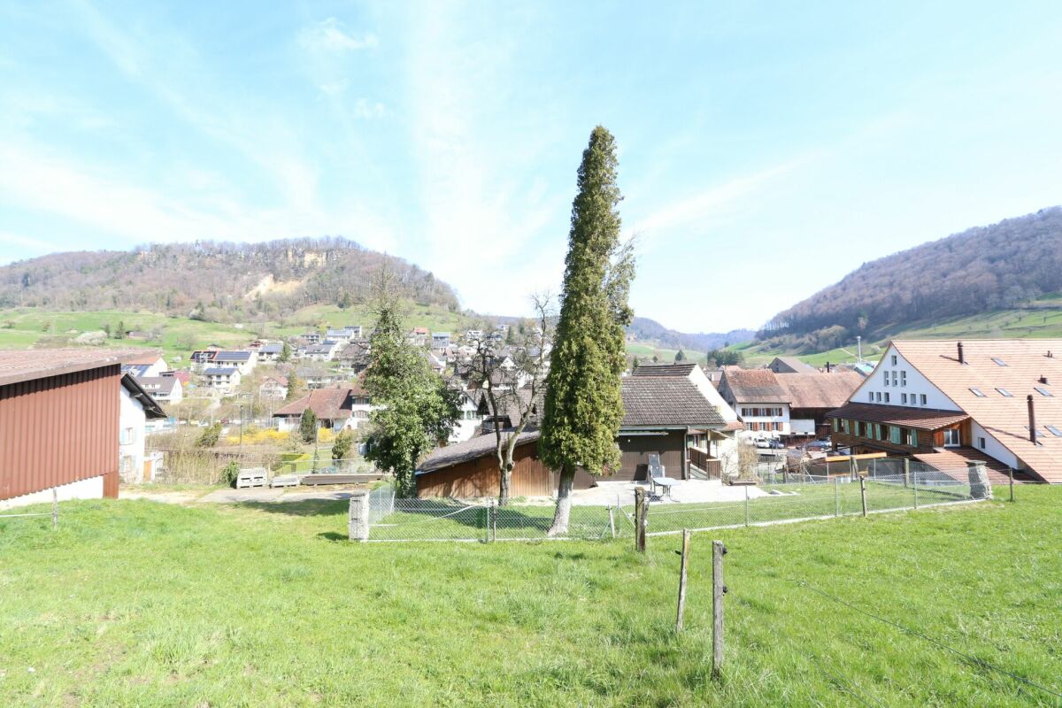 Ländliche Wohnlage mit Bergblick