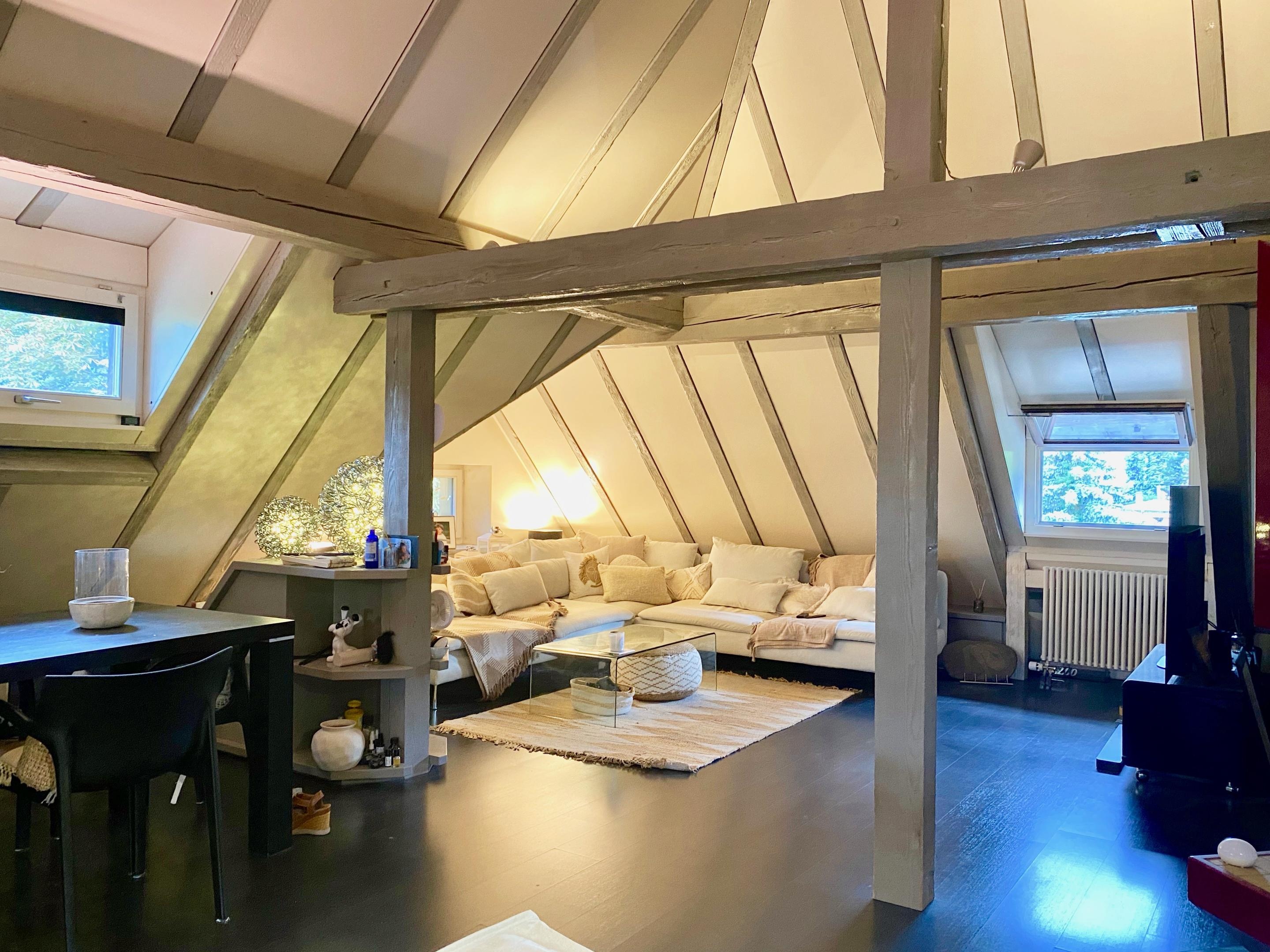Gemütliches Dachgeschoss-Wohnzimmer