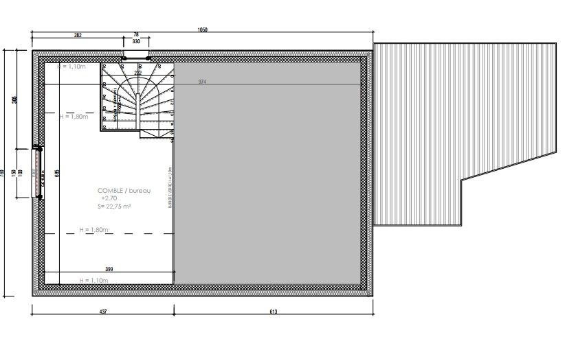 Dachgeschoss-Grundriss mit Büro und Treppe