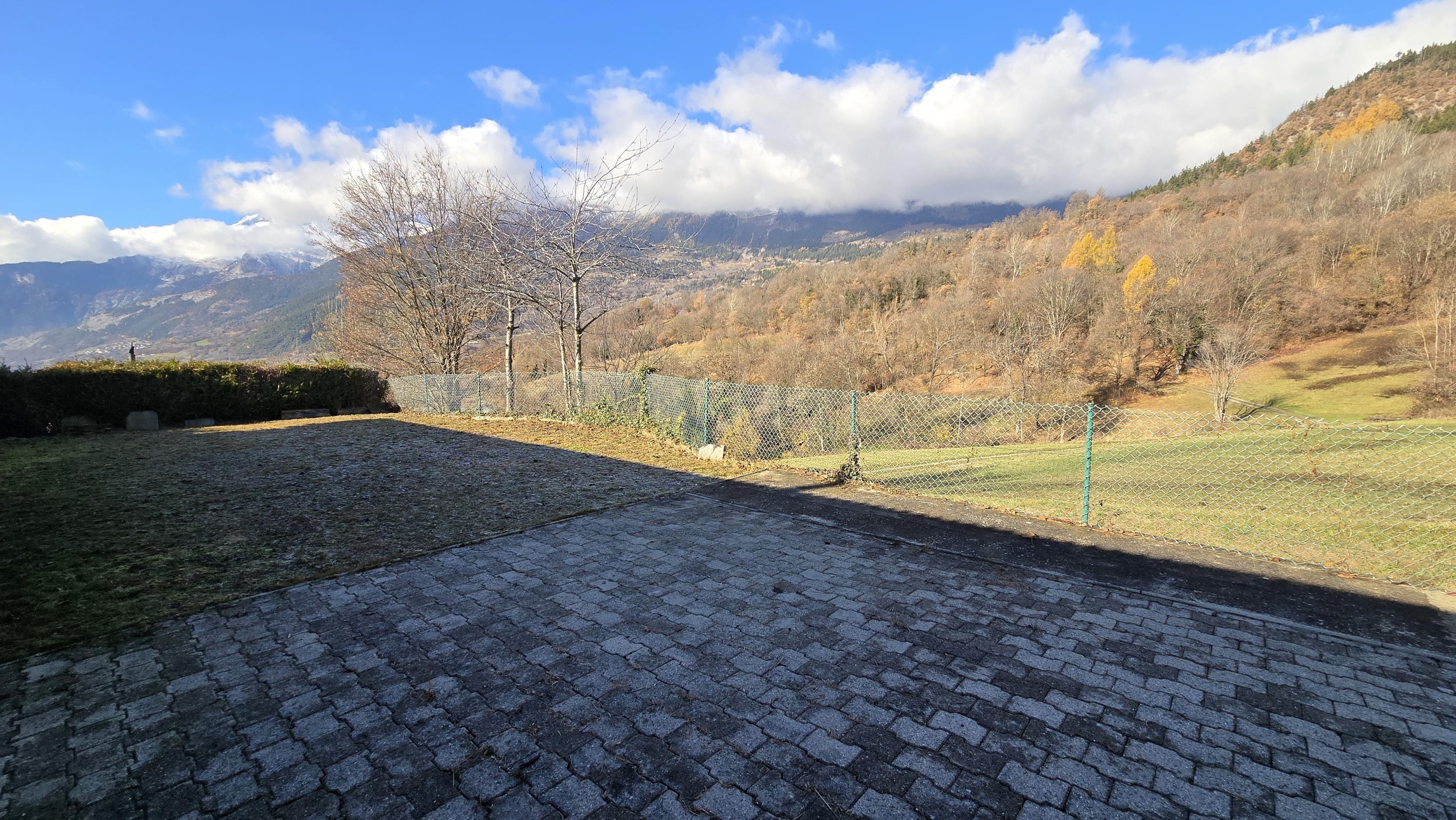 Terrasse mit Bergblick