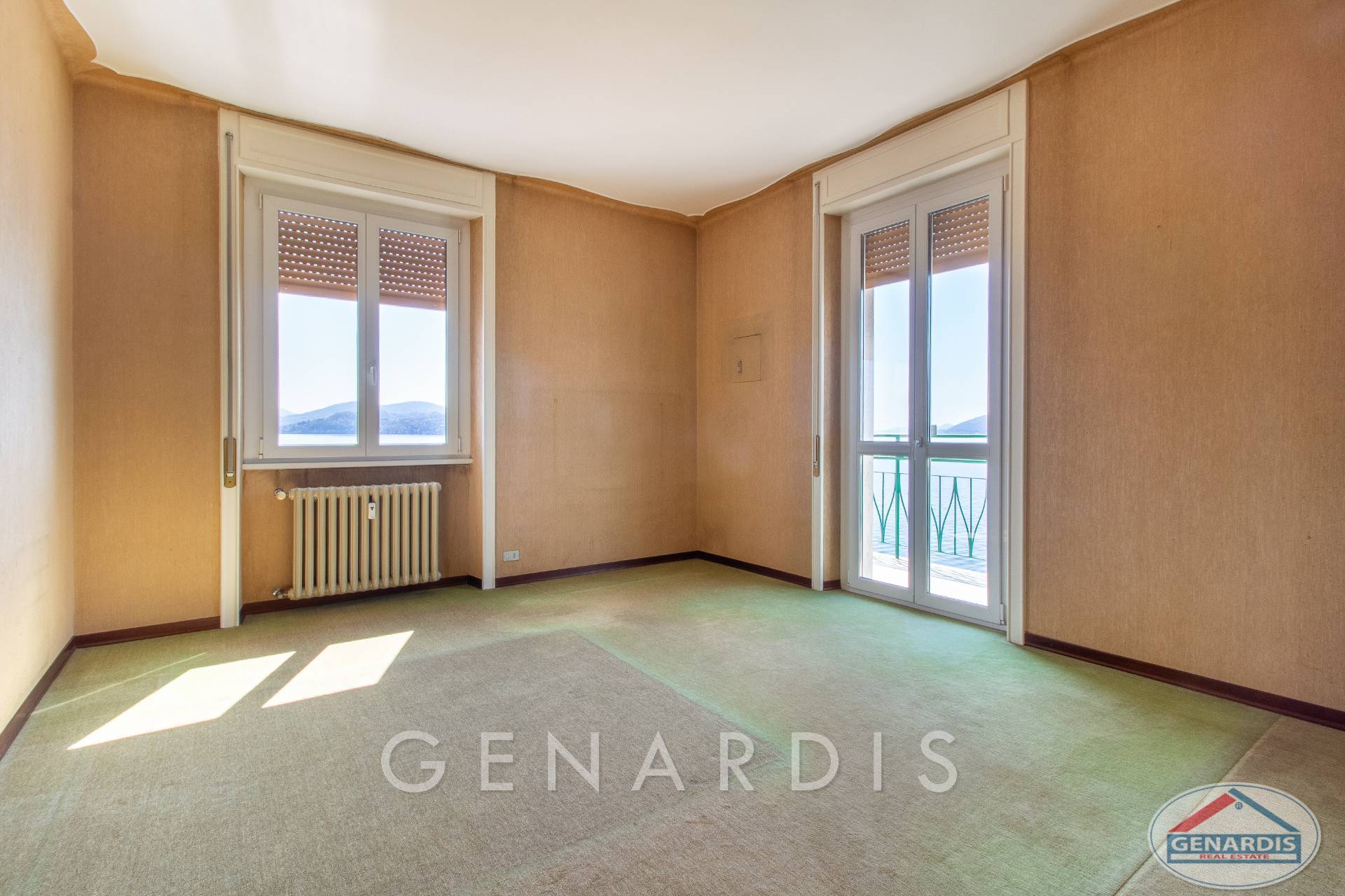 Helles Zimmer mit Meerblick-Balkon