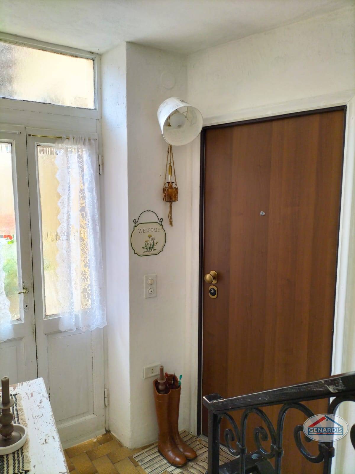 Eingangsbereich mit Wohnungstür