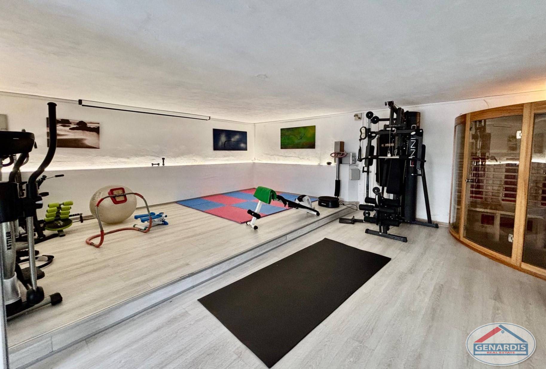 Fitnessraum im Keller