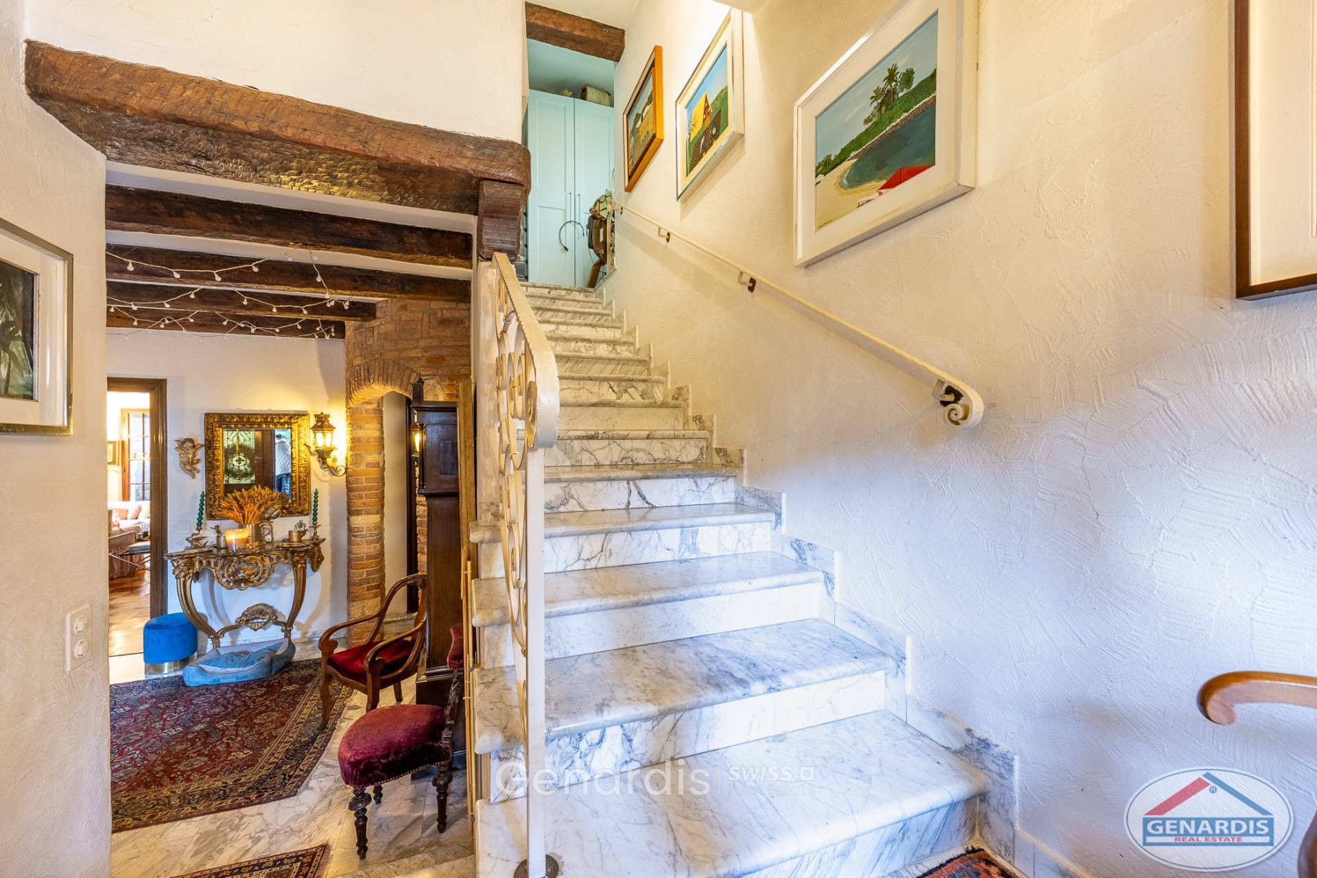 Treppenhaus mit rustikalem Charme