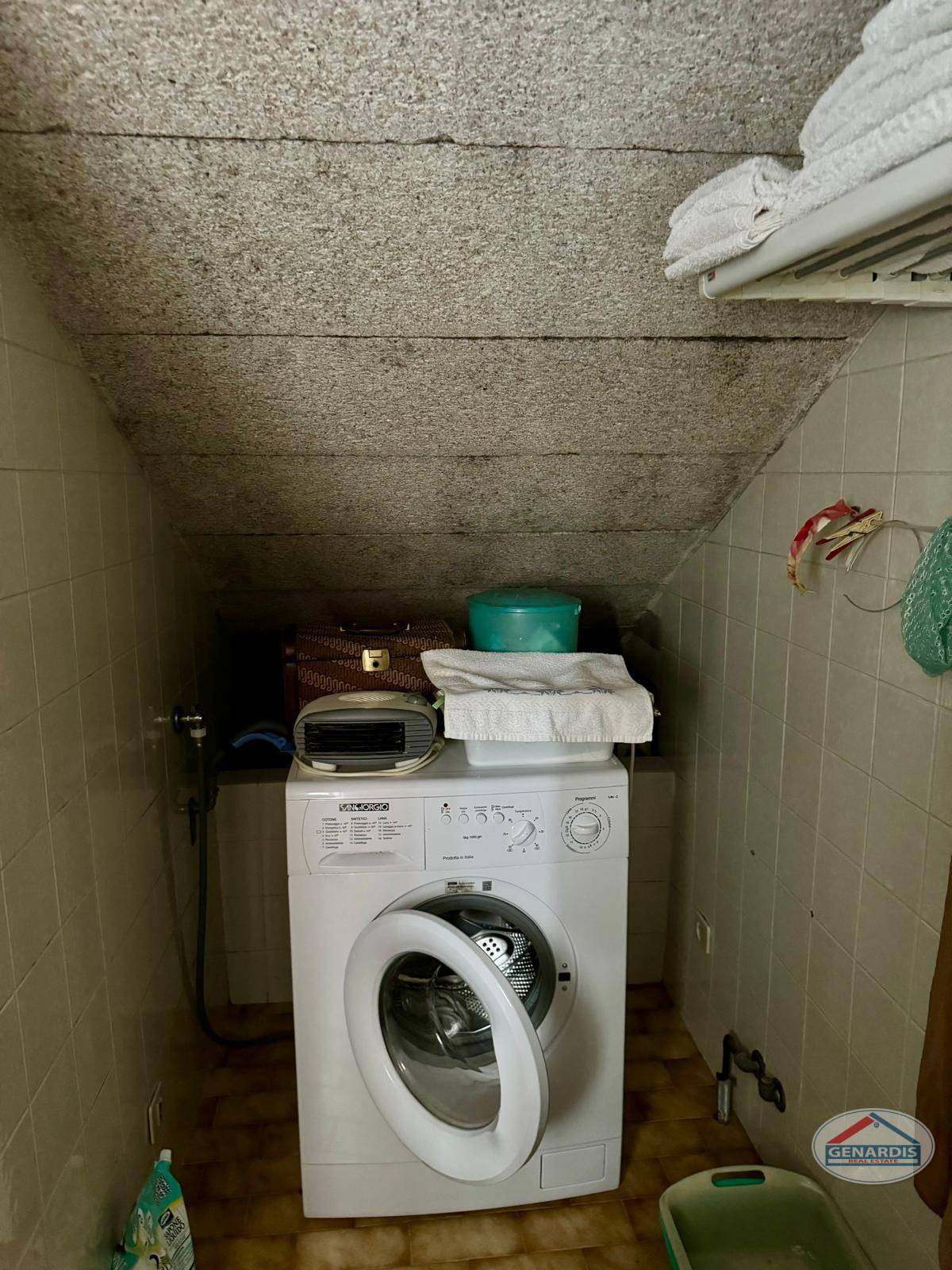 Hauswirtschaftsraum unter der Schräge