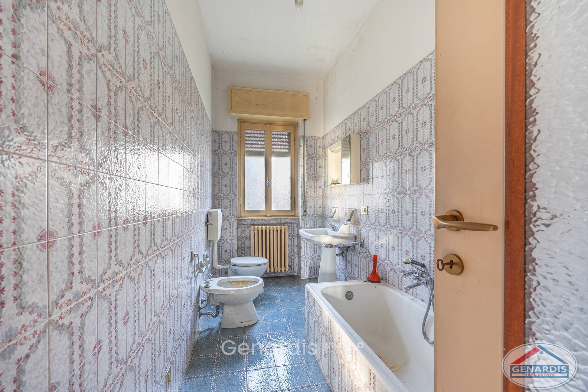 Kleines Badezimmer im Altbau-Stil