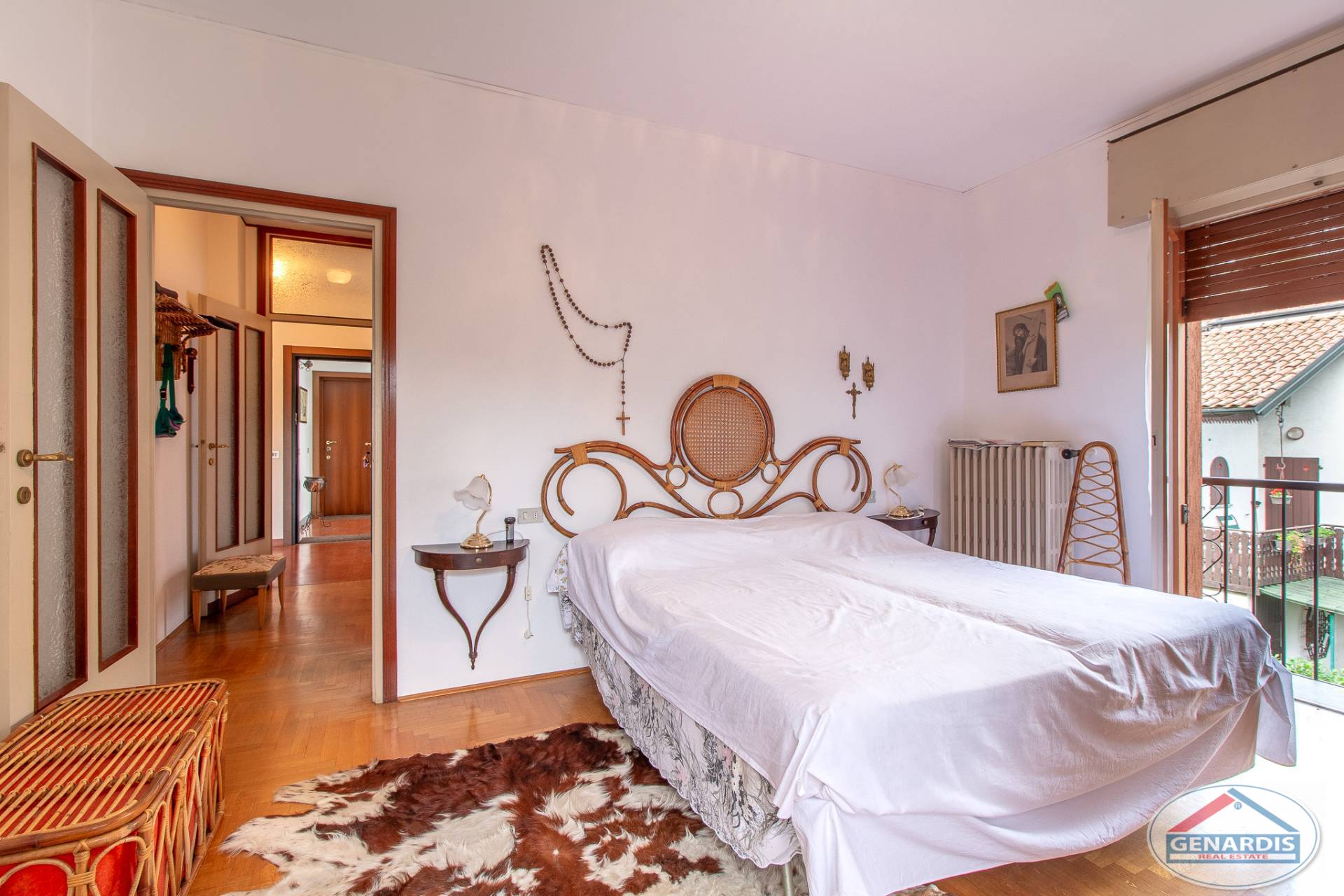 Schlafzimmer mit Balkonzugang