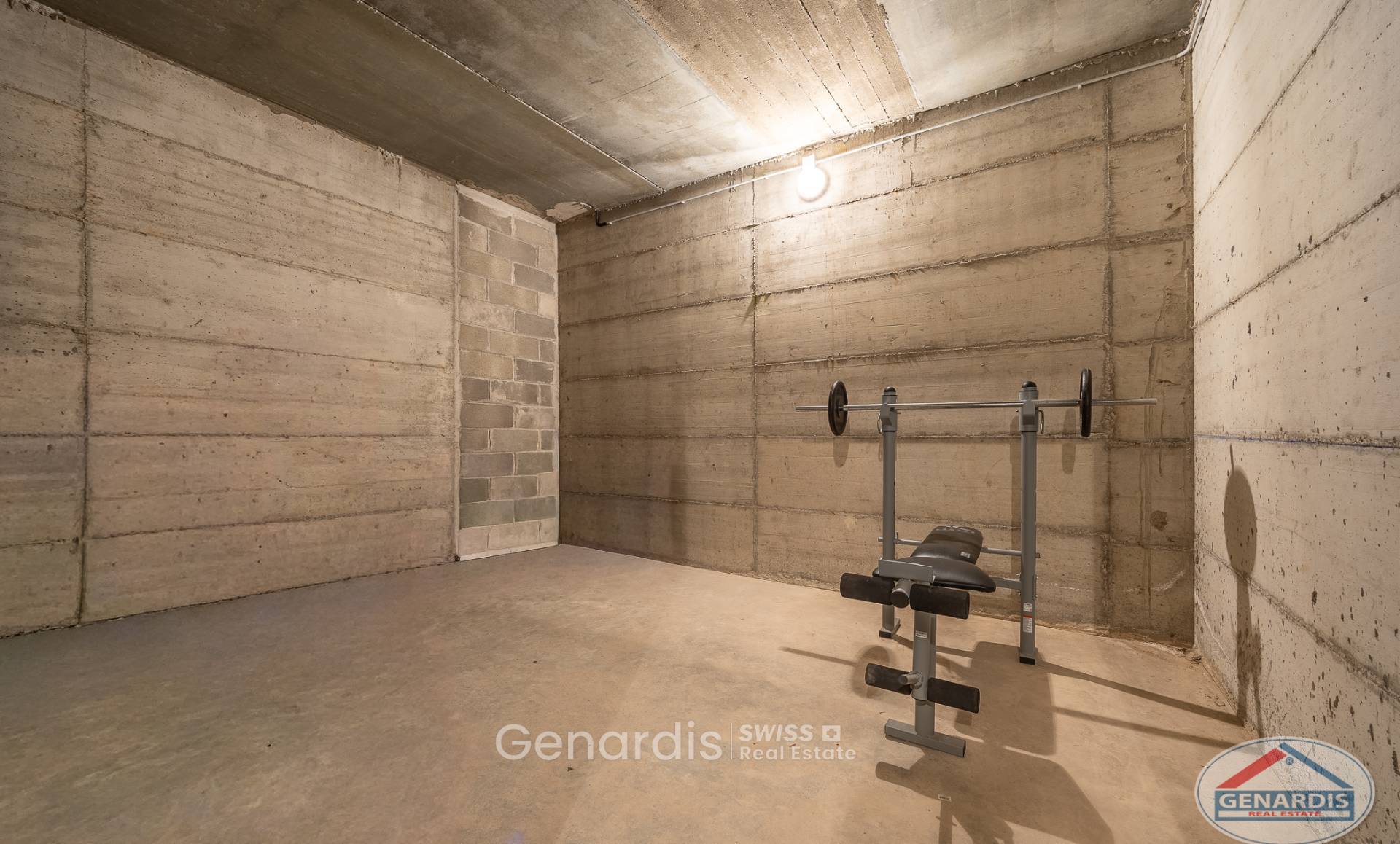 Kellerraum mit Fitnessgerät
