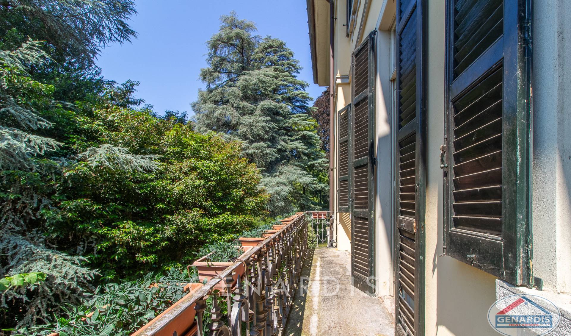 Balkon mit Blick ins Grüne