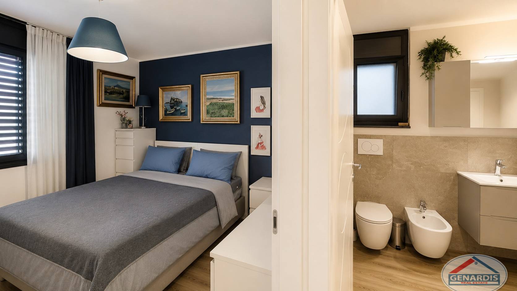 Schlafzimmer mit angrenzendem Bad