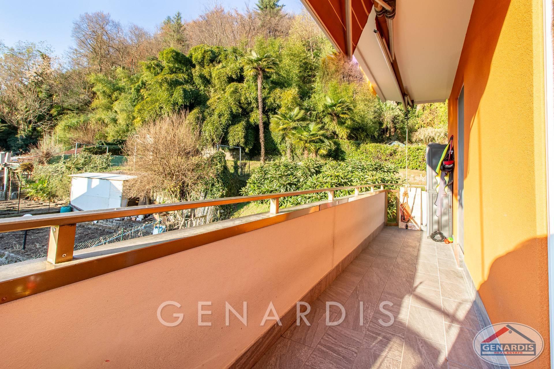 Balkon mit Gartenblick