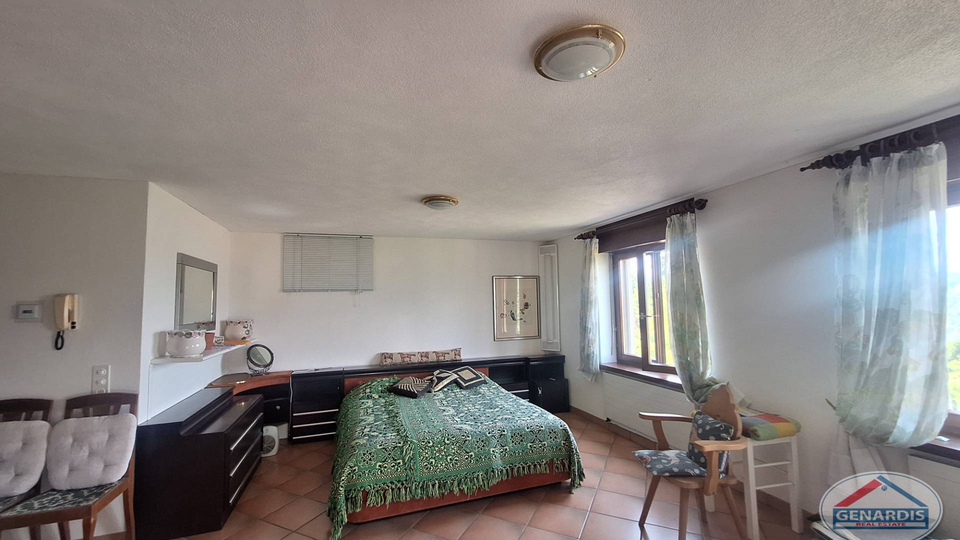 Schlafzimmer mit Tageslicht