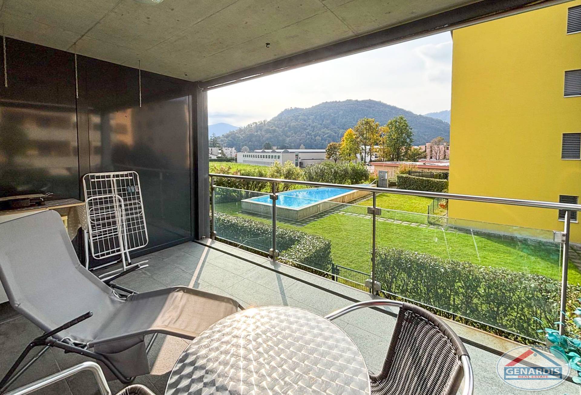 Balkon mit Bergblick