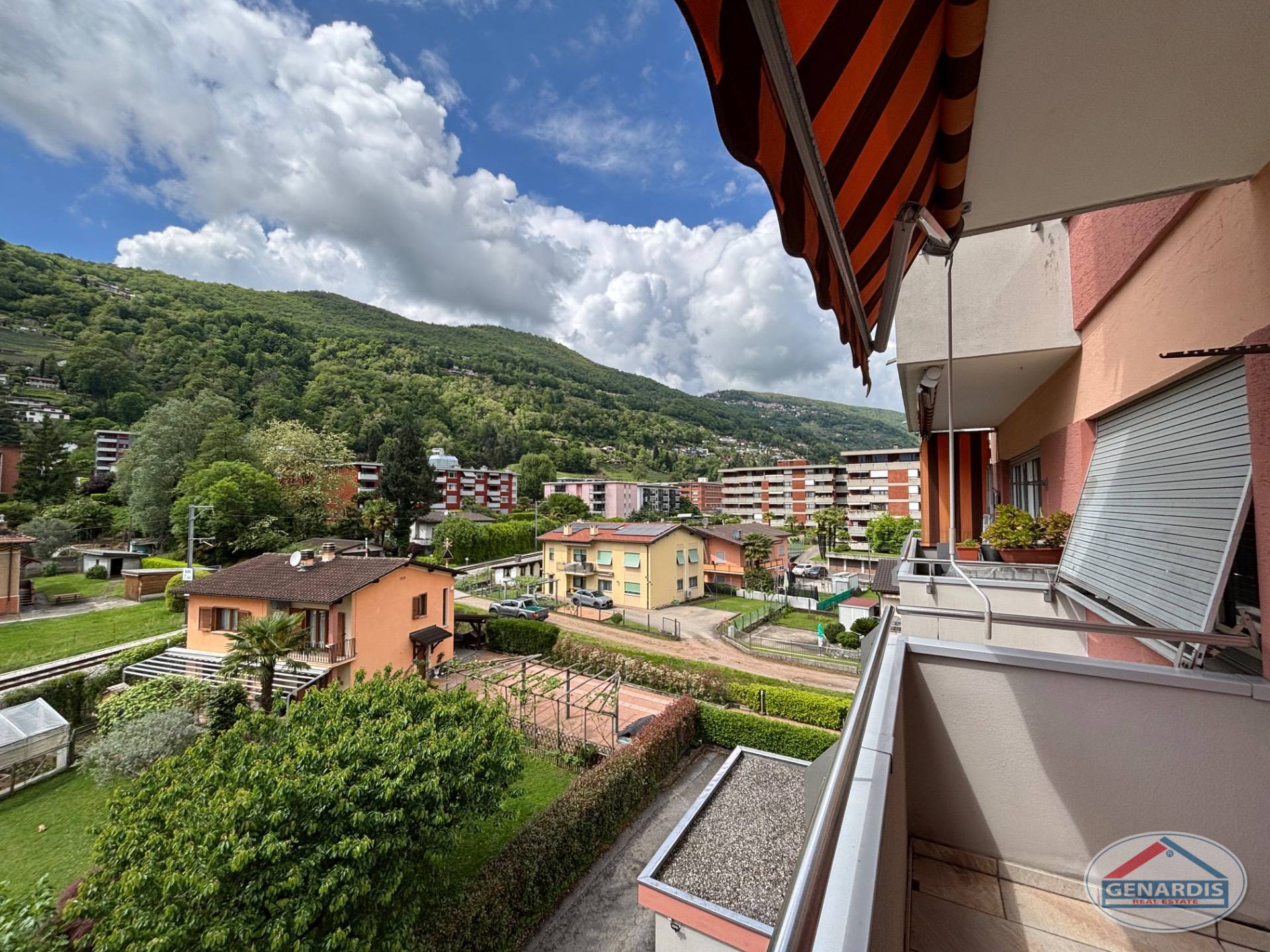 Balkon mit Bergblick