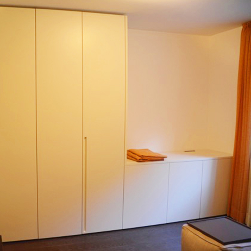 Schlafzimmer mit Einbauschrank